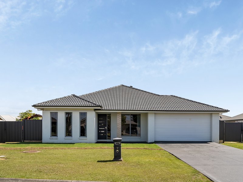 Photo - 7 Mckavanagh Street, Caboolture QLD 4510 - Image 3