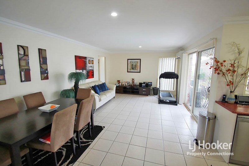 Photo - 7 Mckinlay Crescent, Murrumba Downs QLD 4503 - Image 4