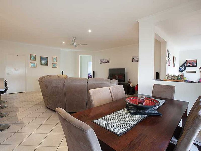 Photo - 7 Mckinley Court, Varsity Lakes QLD 4227 - Image 4