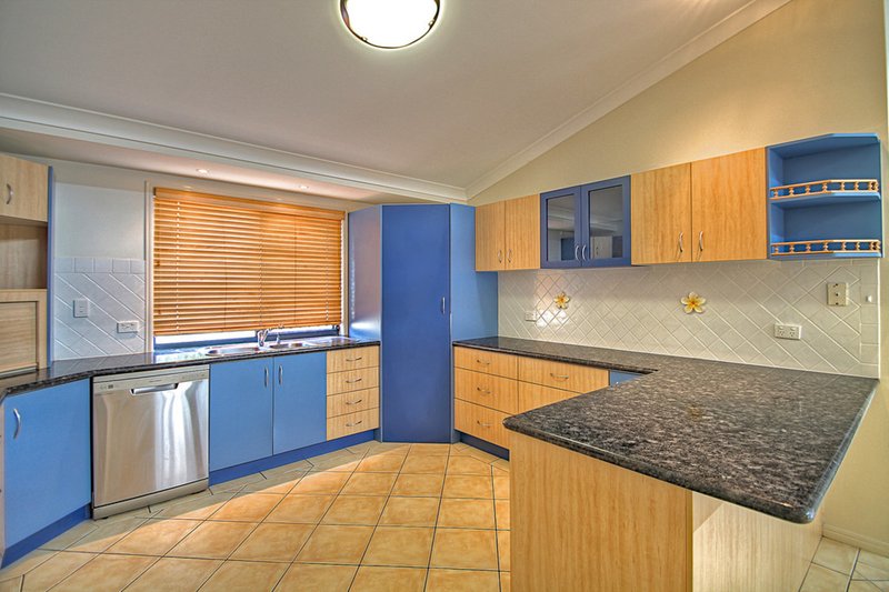 Photo - 7 Mcness Court, Flinders View QLD 4305 - Image 6