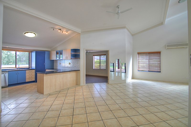 Photo - 7 Mcness Court, Flinders View QLD 4305 - Image 8