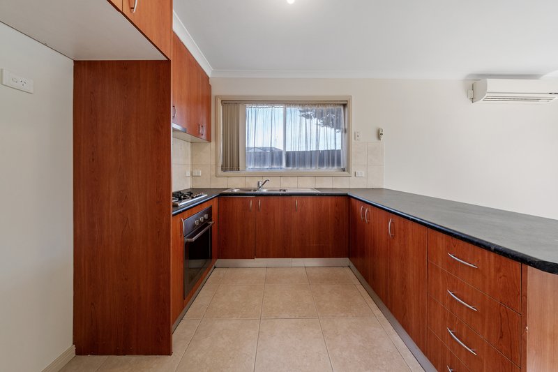 Photo - 7 Mcnicholl Way, Delahey VIC 3037 - Image 3