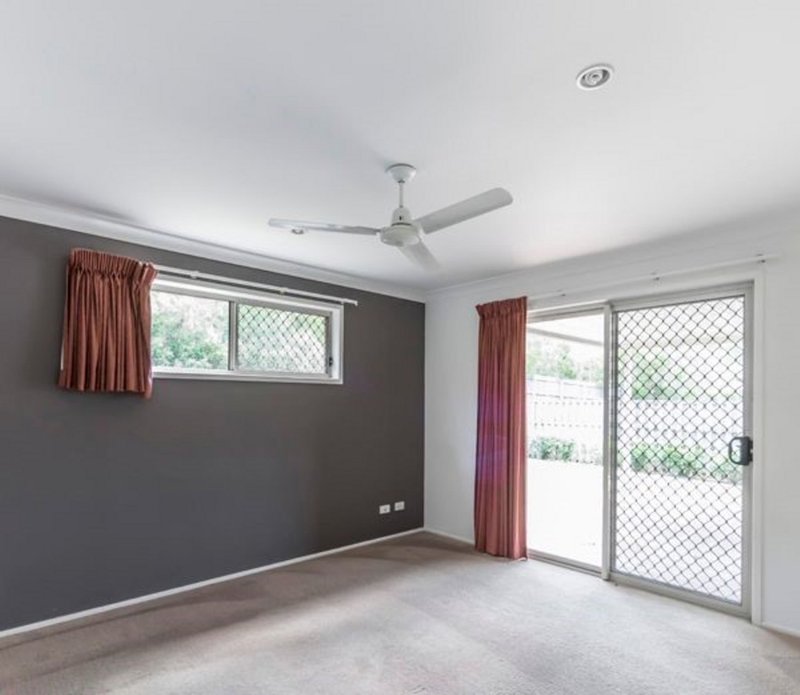 Photo - 7 Melicope Place, Carseldine QLD 4034 - Image 6