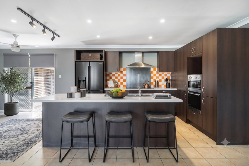 Photo - 7 Mellifont Street, Banyo QLD 4014 - Image 1