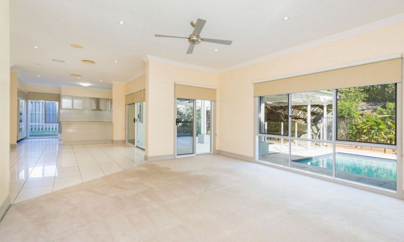 Photo - 7 Mellum Circuit, Pacific Pines QLD 4211 - Image 4