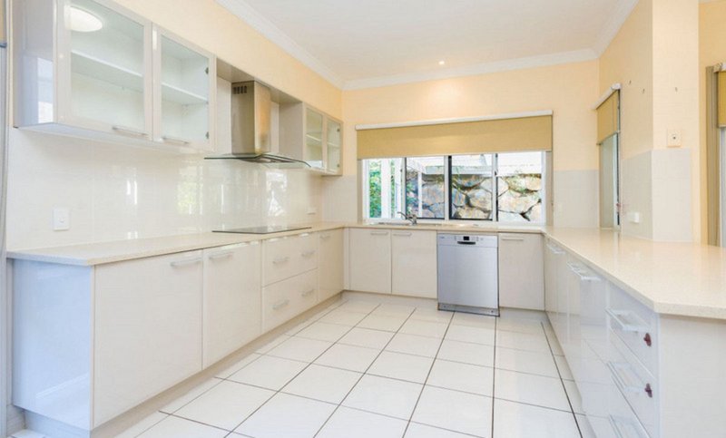 Photo - 7 Mellum Circuit, Pacific Pines QLD 4211 - Image 6