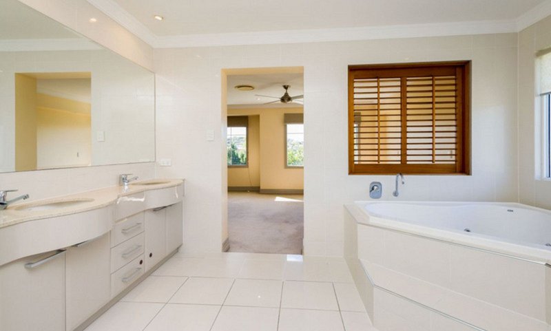 Photo - 7 Mellum Circuit, Pacific Pines QLD 4211 - Image 9