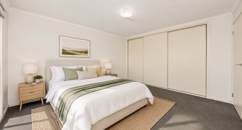 Photo - 7 Melzak Way, Berwick VIC 3806 - Image 2