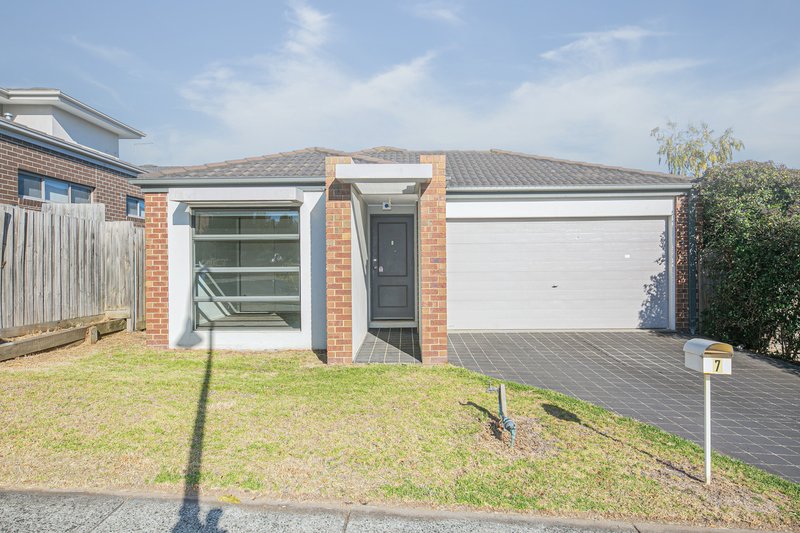 7 Melzak Way, Berwick VIC 3806