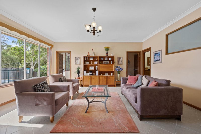 Photo - 7 Merri Avenue, Peakhurst Heights NSW 2210 - Image 4