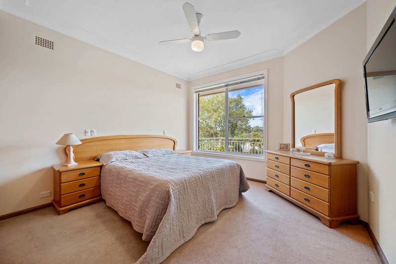 Photo - 7 Merri Avenue, Peakhurst Heights NSW 2210 - Image 9