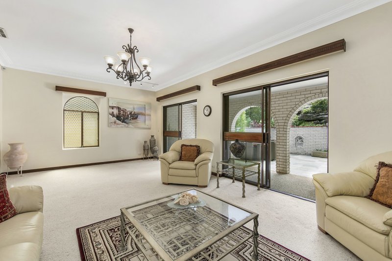 Photo - 7 Merrilee Crescent, Frenchs Forest NSW 2086 - Image 8