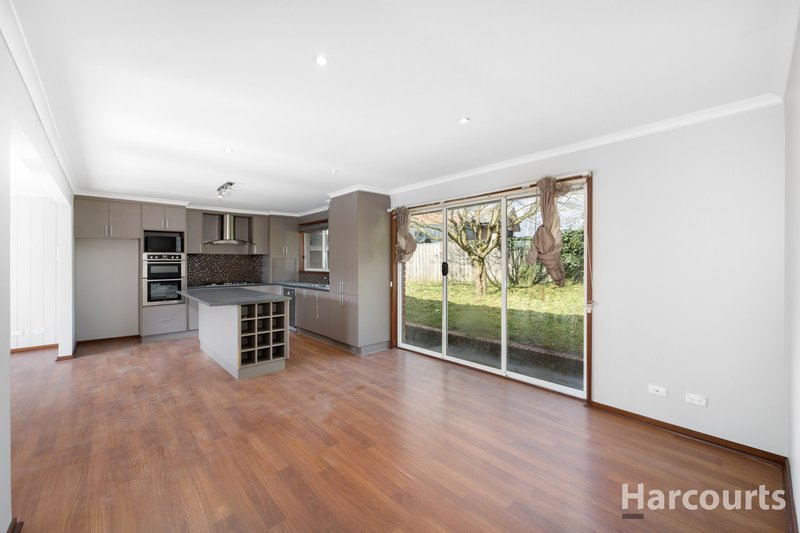 Photo - 7 Merton Court, Newborough VIC 3825 - Image 9