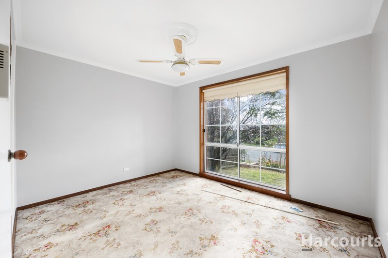 Photo - 7 Merton Court, Newborough VIC 3825 - Image 12