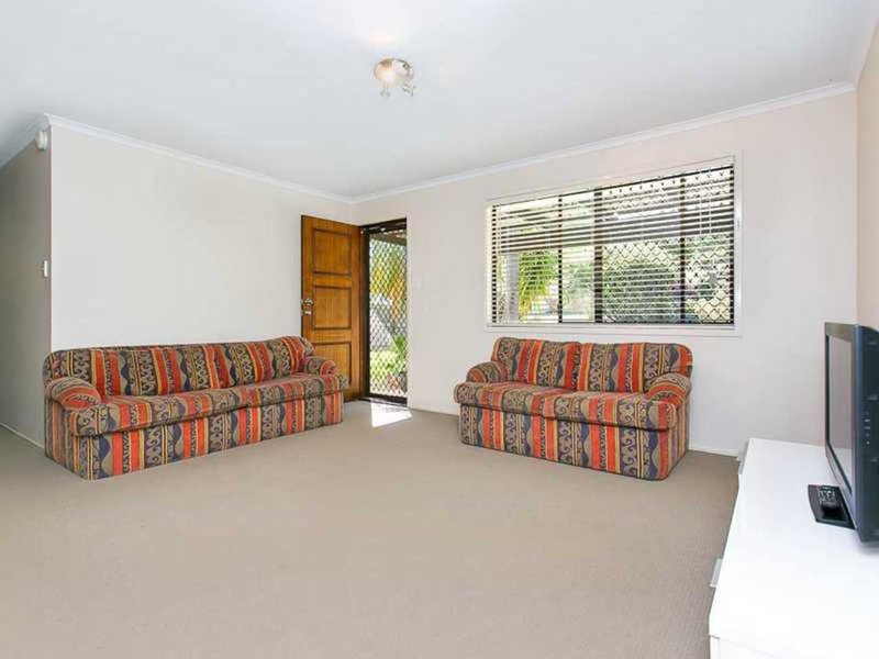 Photo - 7 Meteor Court, Mudgeeraba QLD 4213 - Image 3