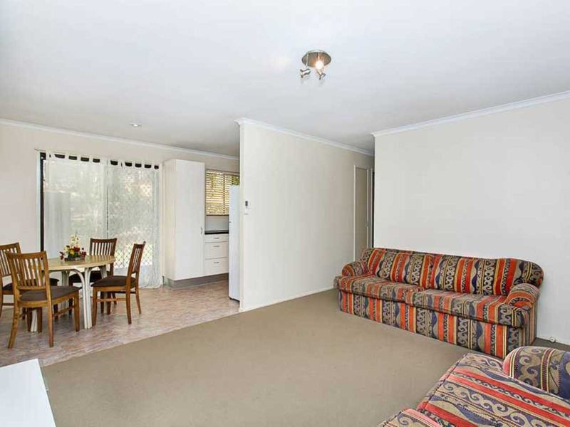 Photo - 7 Meteor Court, Mudgeeraba QLD 4213 - Image 9