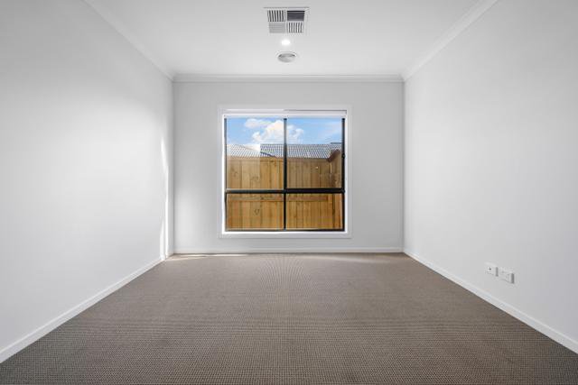 Photo - 7 Midgard Road, Weir Views VIC 3338 - Image 2