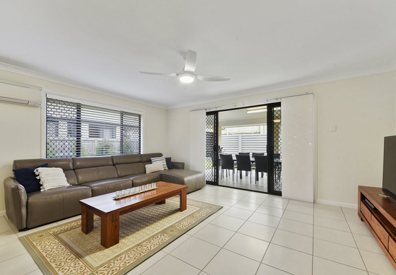 Photo - 7 Midgley Street, Dakabin QLD 4503 - Image 5