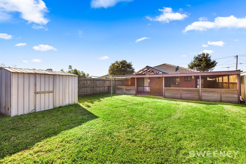 Photo - 7 Mildenhall Court, Altona Meadows VIC 3028 - Image 10