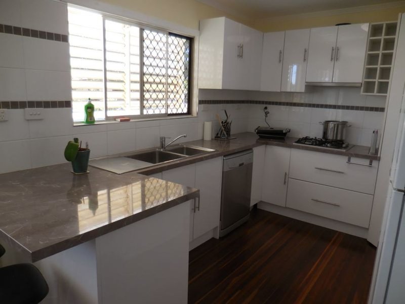 Photo - 7 Millen Crescent, Mount Isa QLD 4825 - Image 3