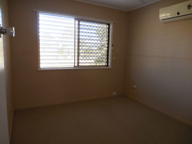 Photo - 7 Millen Crescent, Mount Isa QLD 4825 - Image 7