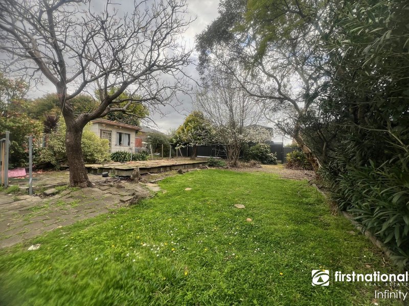 Photo - 7 Milliara Street, Mount Waverley VIC 3149 - Image 4