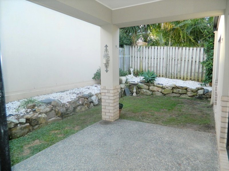 Photo - 7 Mindelo Drive, Varsity Lakes QLD 4227 - Image 10