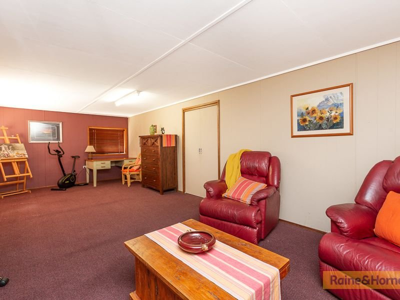 Photo - 7 Minnamurra Crescent, Tamworth NSW 2340 - Image 8