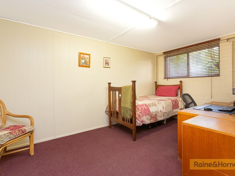 Photo - 7 Minnamurra Crescent, Tamworth NSW 2340 - Image 9