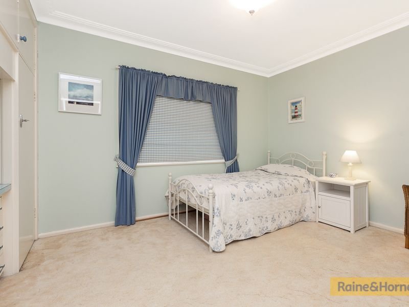 Photo - 7 Minnamurra Crescent, Tamworth NSW 2340 - Image 11