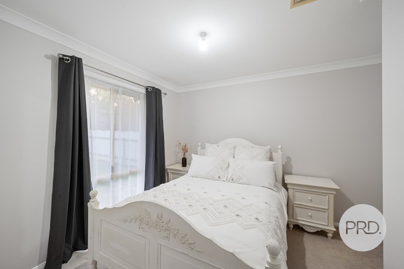 Photo - 7 Minya Place, Glenfield Park NSW 2650 - Image 10