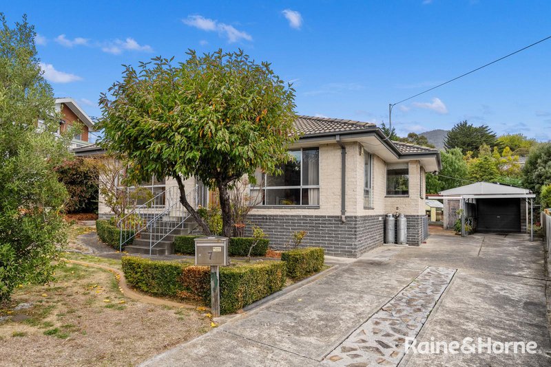 Photo - 7 Mitchell Avenue, Rosetta TAS 7010 - Image 2
