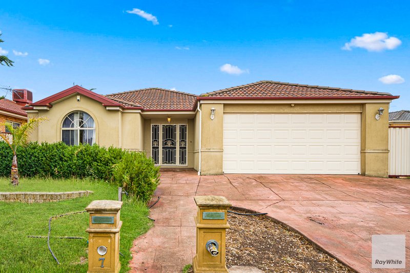 7 Mitta Place, Taylors Hill VIC 3037