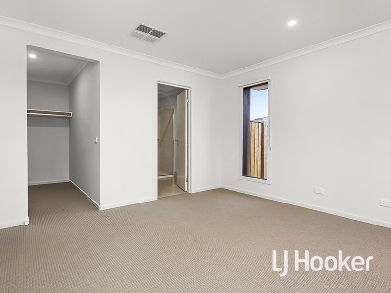 Photo - 7 Modra Street, Point Cook VIC 3030 - Image 8