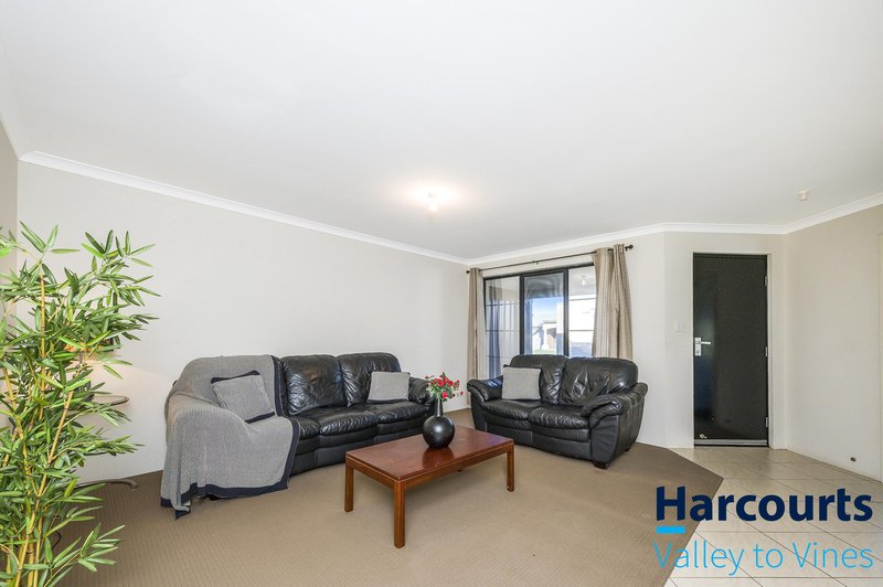 Photo - 7 Mona Vale Loop, Ellenbrook WA 6069 - Image 3