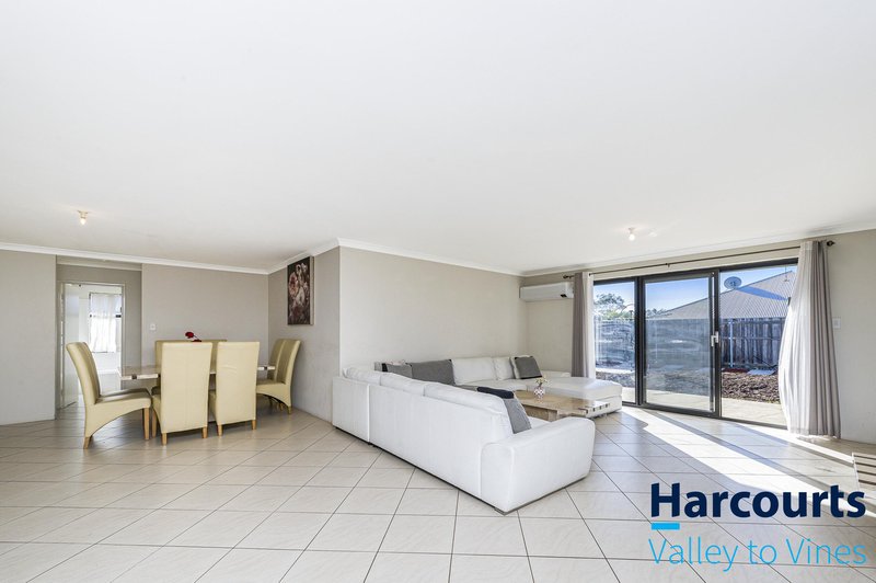 Photo - 7 Mona Vale Loop, Ellenbrook WA 6069 - Image 12