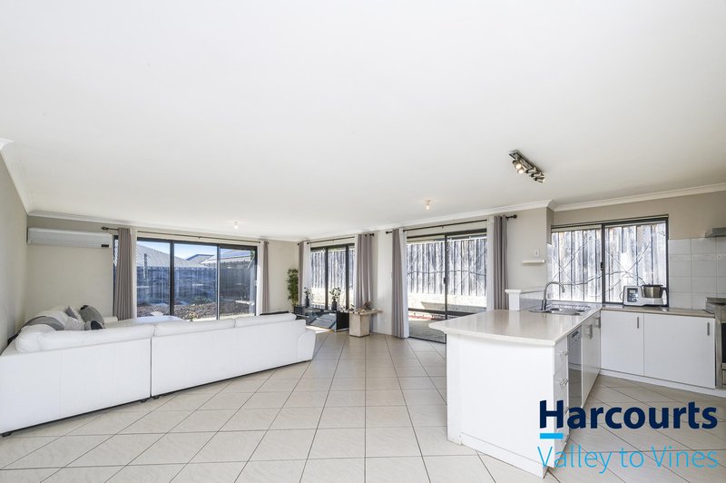 Photo - 7 Mona Vale Loop, Ellenbrook WA 6069 - Image 14