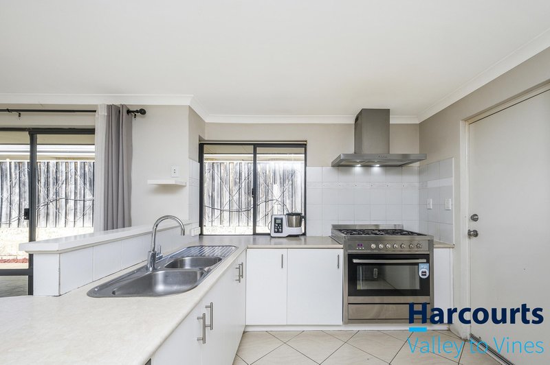 Photo - 7 Mona Vale Loop, Ellenbrook WA 6069 - Image 16