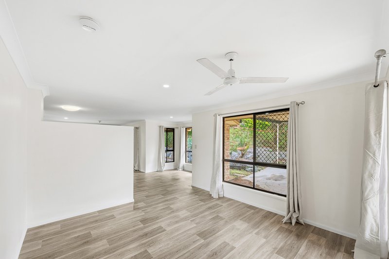 Photo - 7 Montrose Place, New Auckland QLD 4680 - Image 5