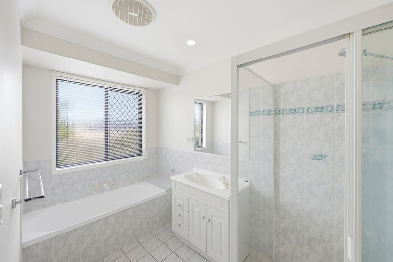 Photo - 7 Montrose Place, New Auckland QLD 4680 - Image 10