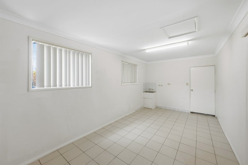 Photo - 7 Montrose Place, New Auckland QLD 4680 - Image 11