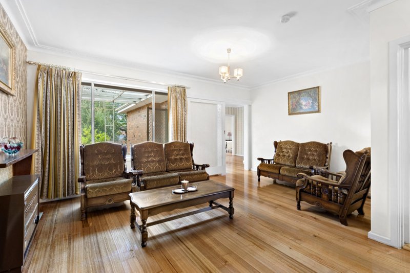 Photo - 7 Montrose Street, Oakleigh South VIC 3167 - Image 3