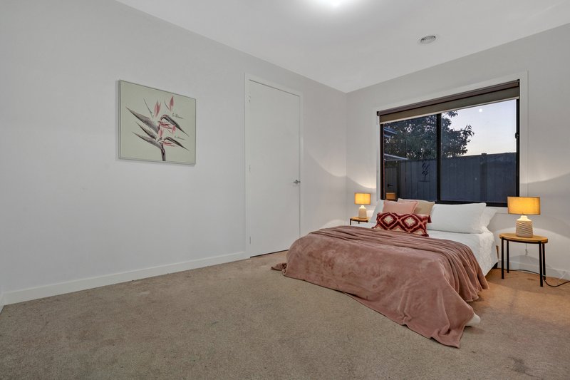 Photo - 7 Montvale Drive, Craigieburn VIC 3064 - Image 17