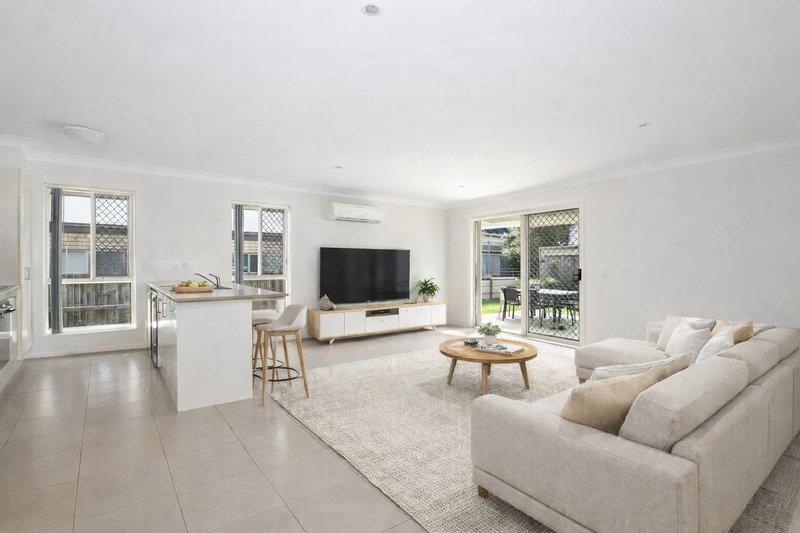 Photo - 7 Moonlight Lane, Coomera QLD 4209 - Image 2