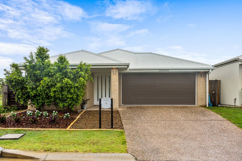 7 Moonstone Lane, Logan Reserve QLD 4133