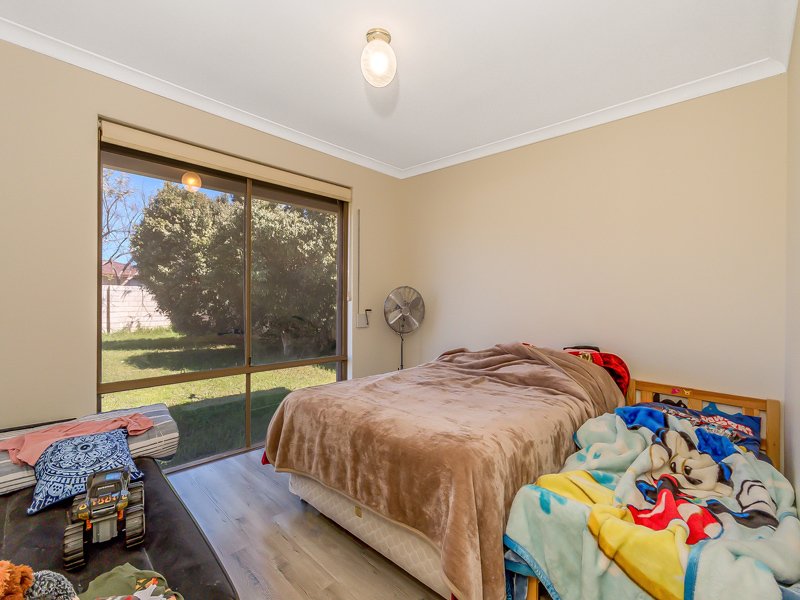 Photo - 7 Moore Court, Cooloongup WA 6168 - Image 6