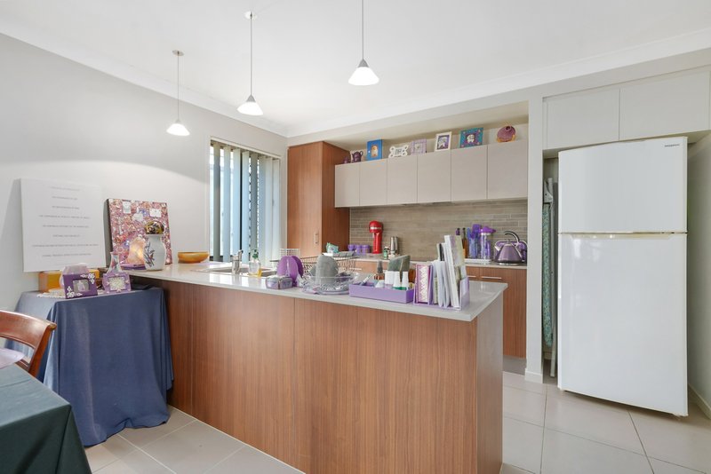 Photo - 7 Morfontaine Street, North Lakes QLD 4509 - Image 3