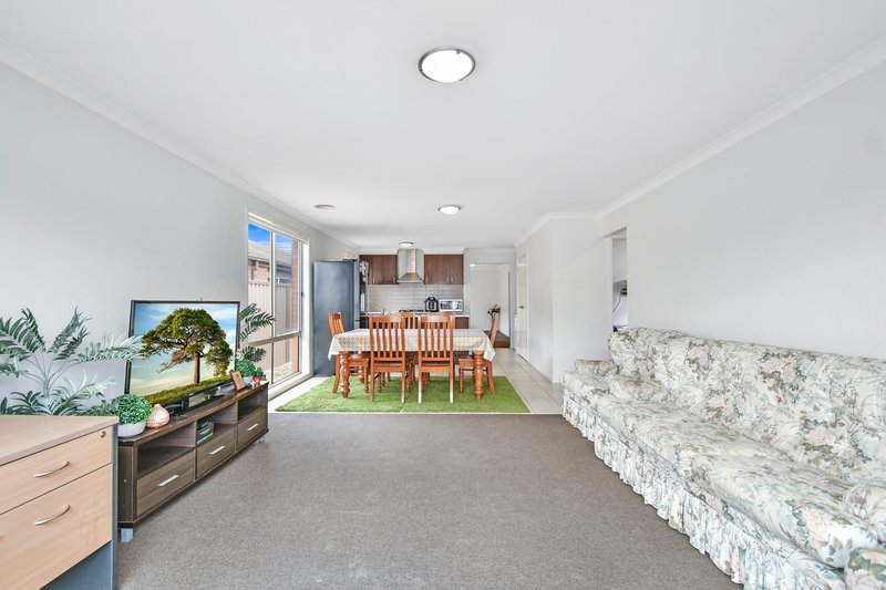 Photo - 7 Morgan Way, Pakenham VIC 3810 - Image 5