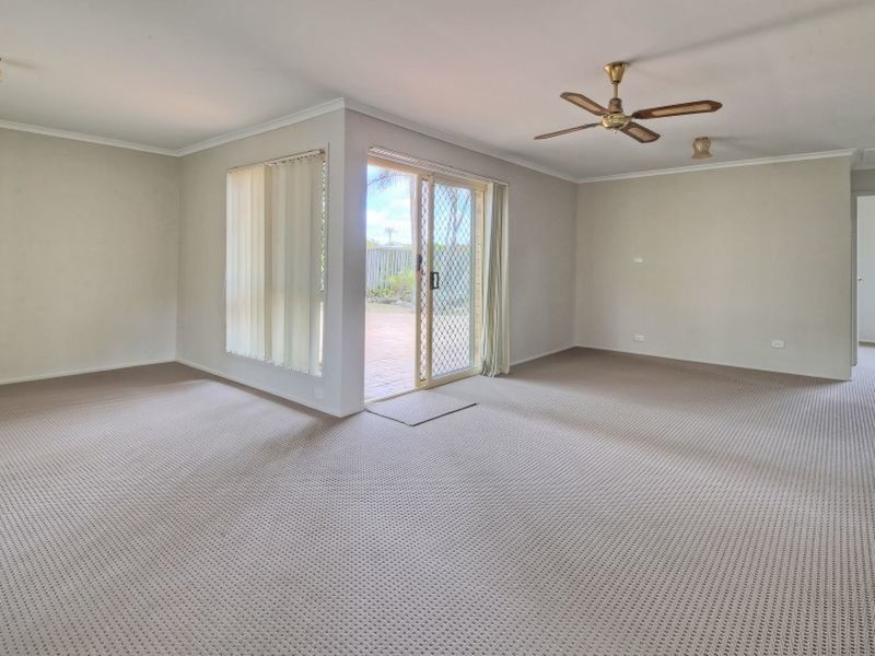 Photo - 7 Mortlake Crescent, Boronia Heights QLD 4124 - Image 5