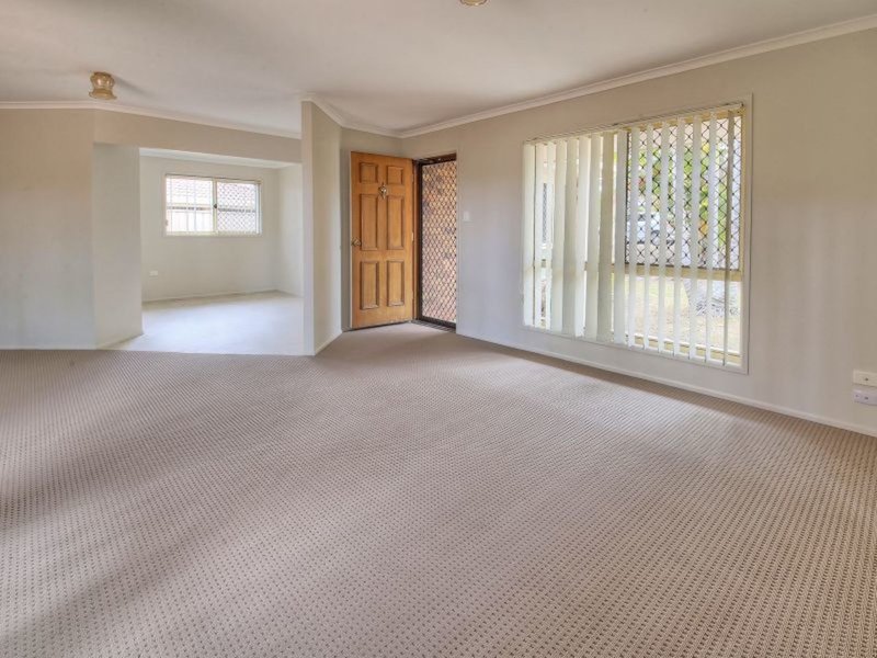 Photo - 7 Mortlake Crescent, Boronia Heights QLD 4124 - Image 6